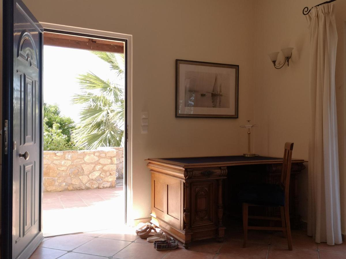 Villa Lir Tholos  Exteriör bild