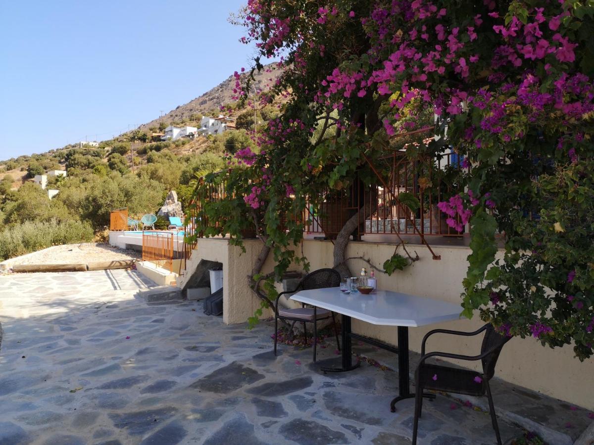 Villa Lir Tholos  Exteriör bild