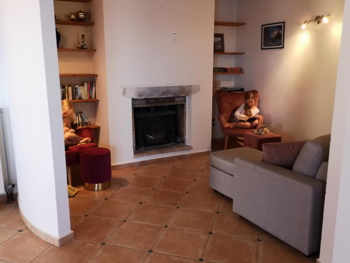 Villa Lir Tholos  Exteriör bild